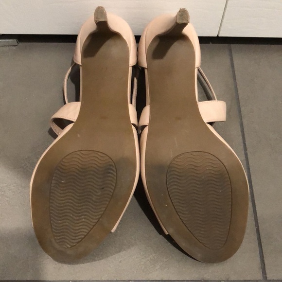 Le Chateau heels/Size 8 - Picture 4 of 4